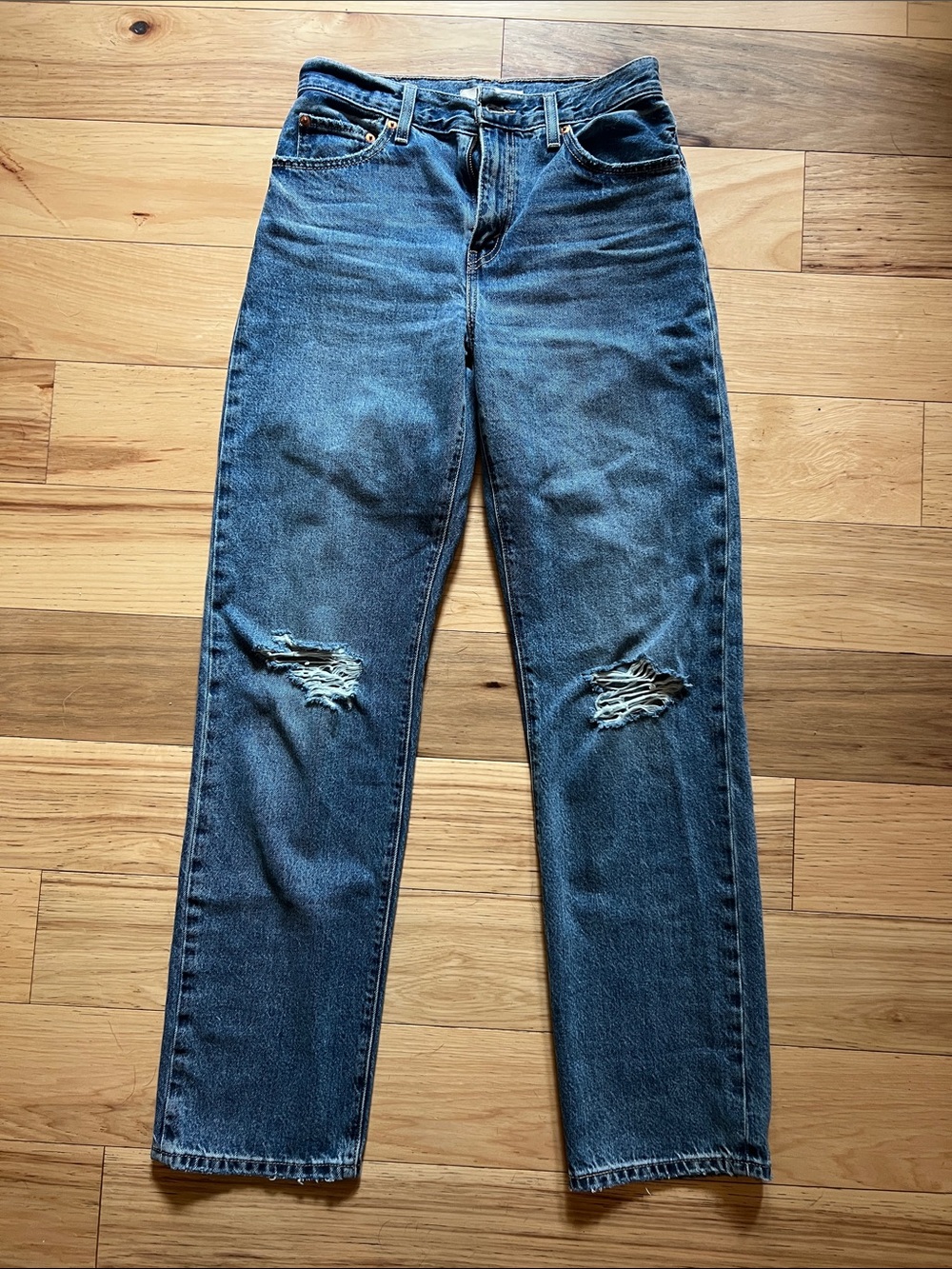 Levi’s easy dad jeans Straight-Leg High-Rise Distressed Women's Jeans.